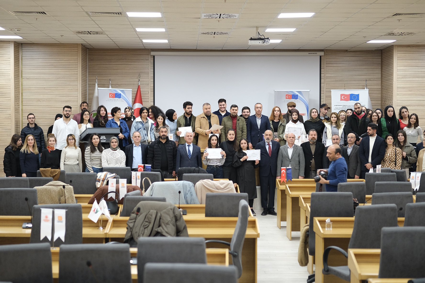 NEET Projesi kapsamında 177 kişi 1 yıl boyunca farklı alanlarda eğitim aldı ve iş arama süreçleri desteklendi. 