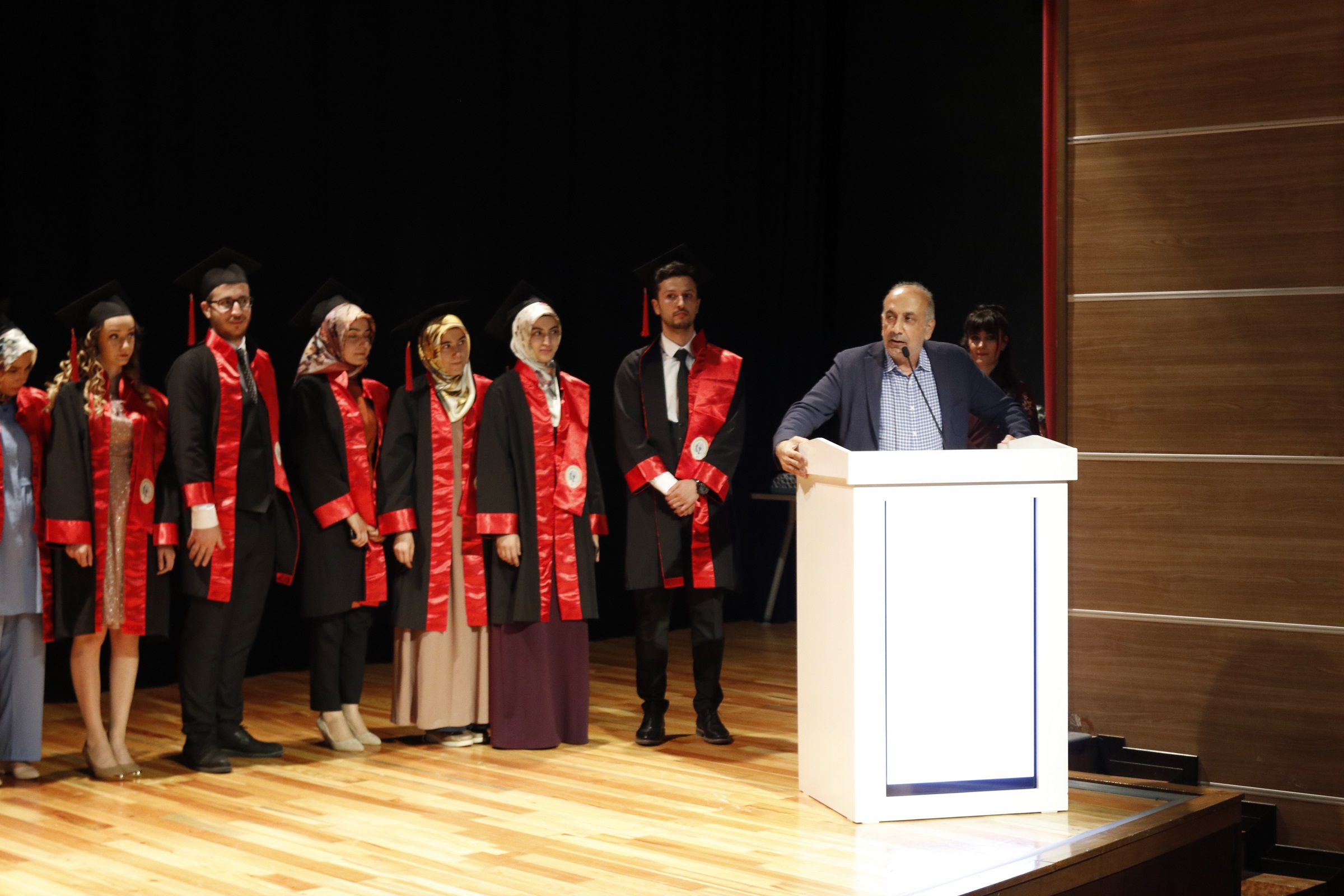 DTSO Başkanı Kaya Dicle Üniversite Eczacılık Fakültesi Mezuniyet törenine katıldı