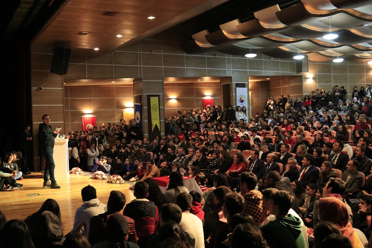 Diyarbakır’da “Derin Uzayda Bilim” konferansı
