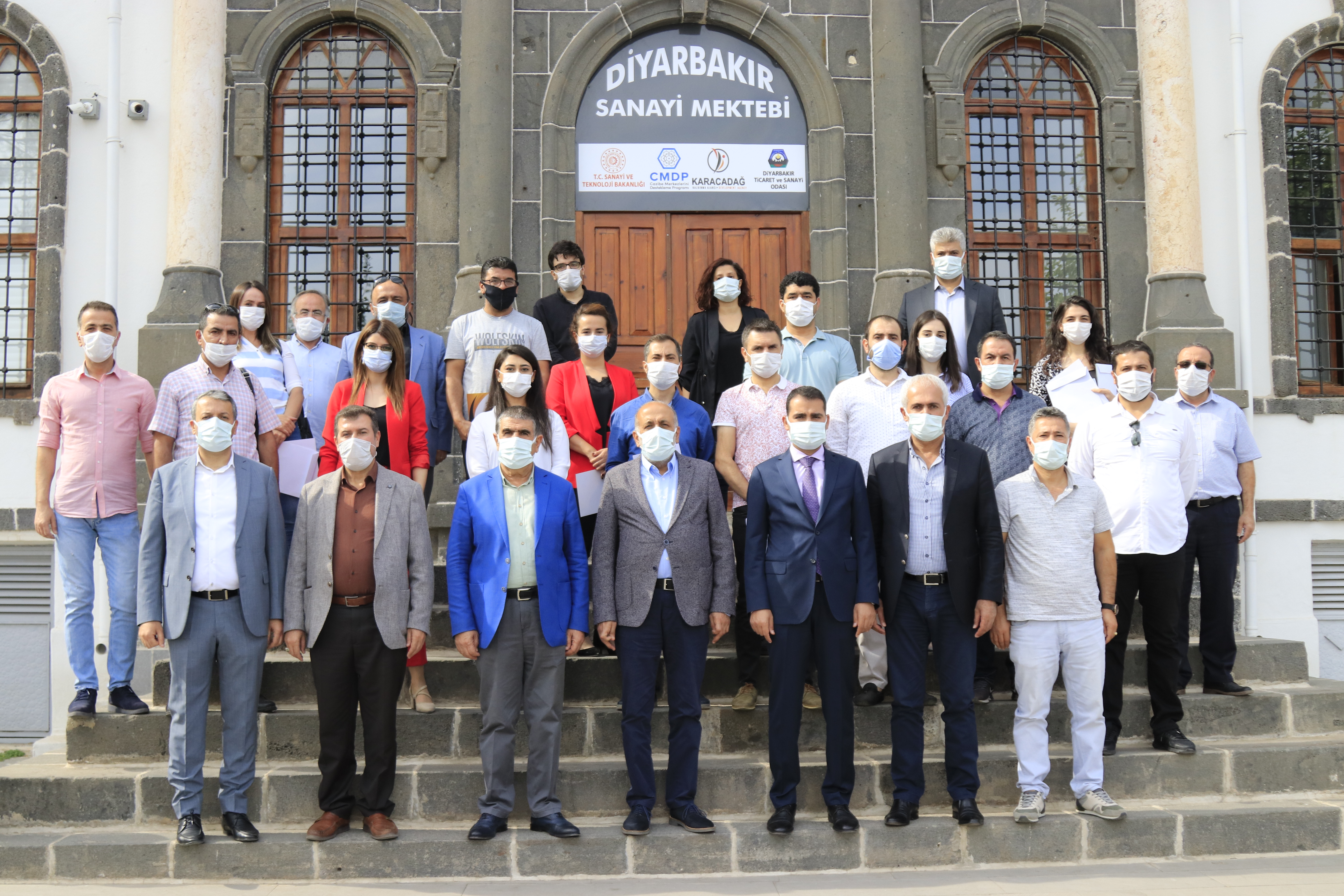 Diyarbakır Sanayi Mektebi’nde 3 eğitim programını tamamlayan katılımcılara sertifikaları verildi